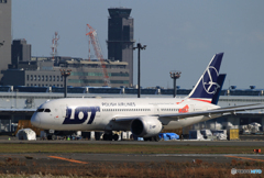 「ブルー」LOT ポーランド787-8 離陸