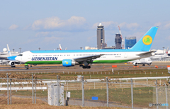 「聖夜」 UZBEKISTAN 767-33P Takeoff 