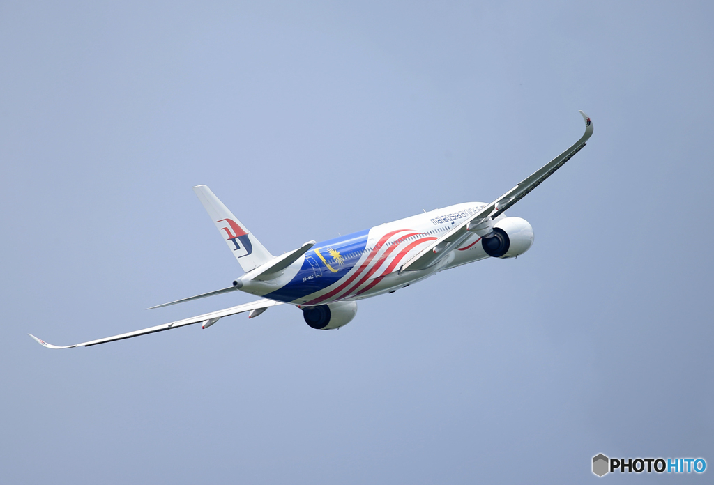 「青色が好き」マレーシア特別塗装 A350-941 Takeoff