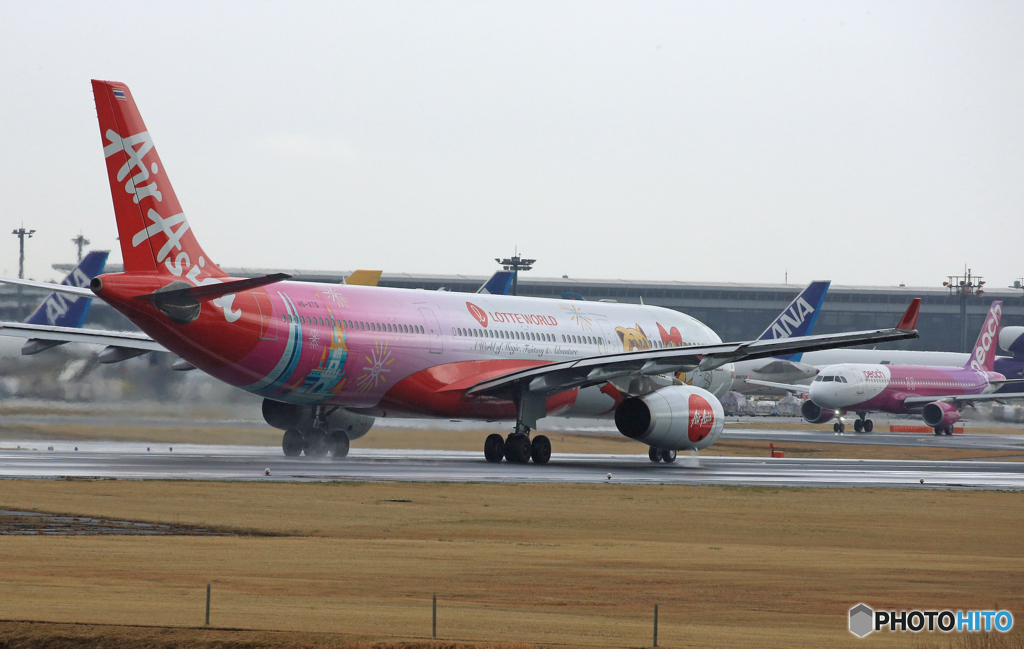 「青」? AIR ASIA A330-343 HS-XTD 出発です