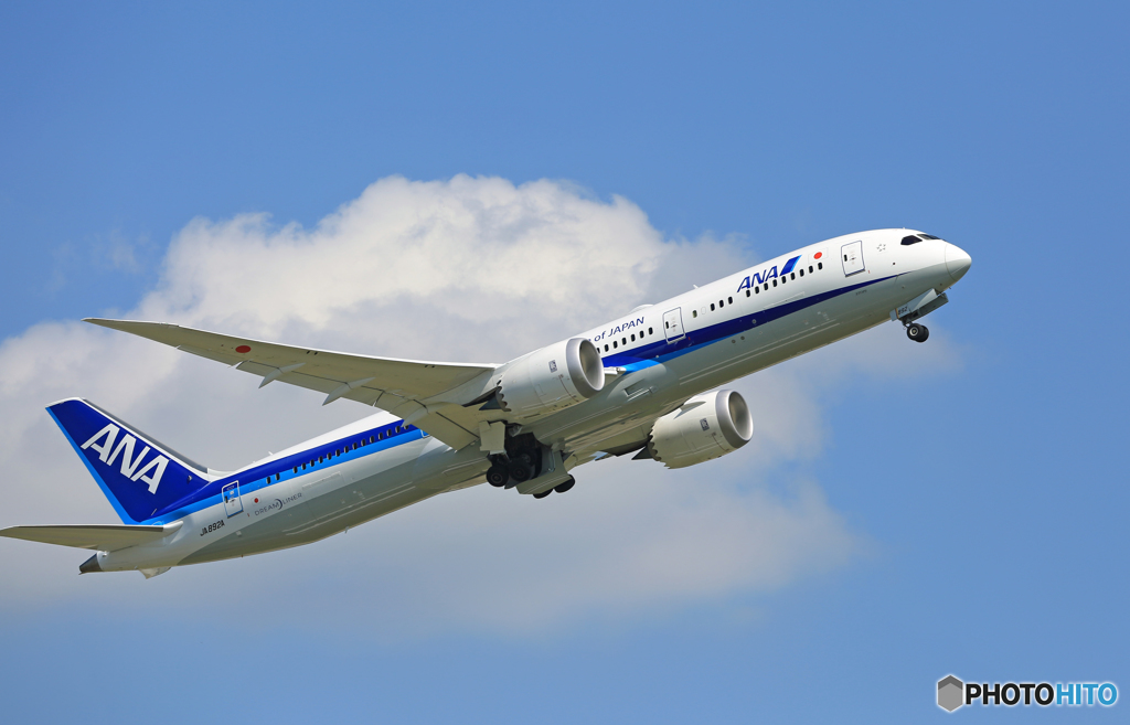 [青い空] ANA 787-9 JA892A飛び立ちです 