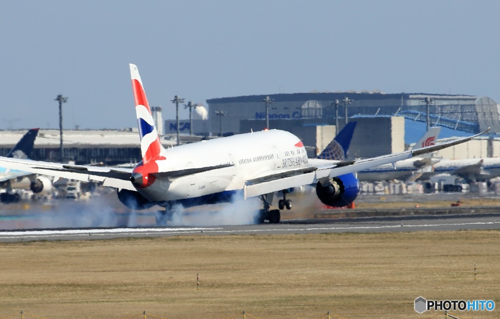 「ブルー」 British 787-9 G-ZBKR 到着です