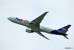 「ぶるー」FedEx 777-FS2 N888FD  出発です