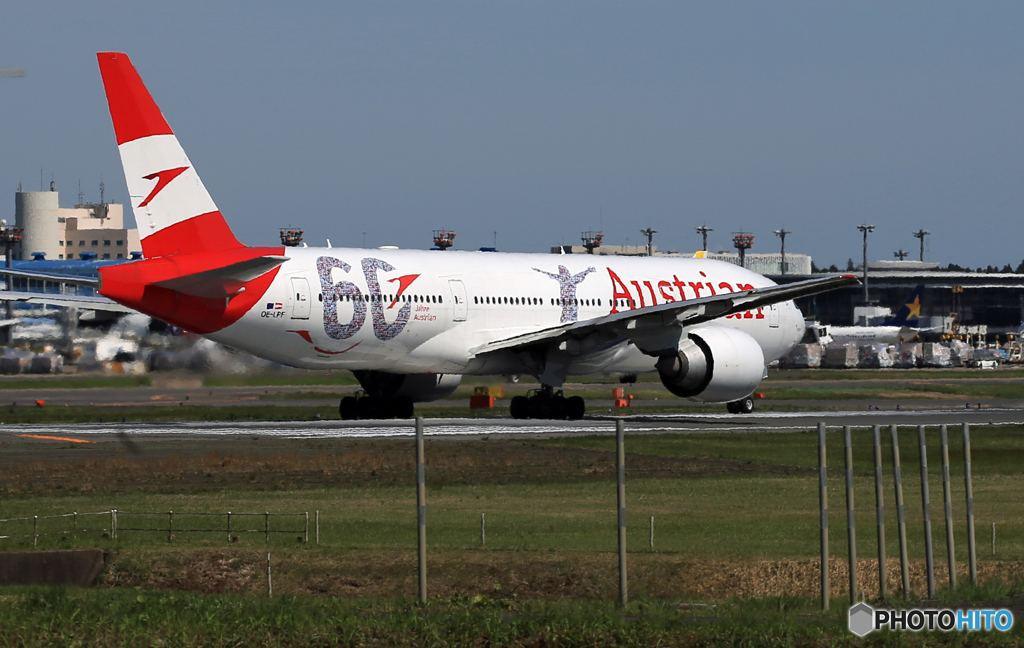 「スカイ」Austrian 777-200 '60 OE-LPF Takeoff