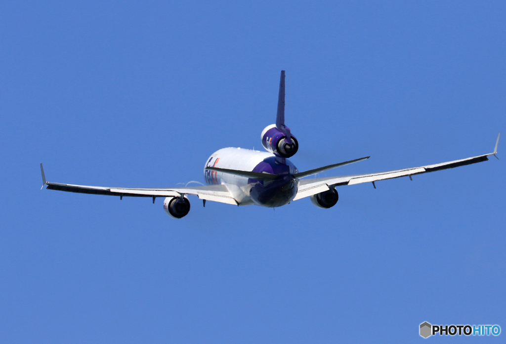 「青空」 FedEx MD-11 N613FE 離陸です