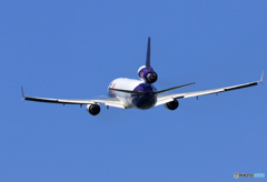 「青空」 FedEx MD-11 N613FE 離陸です