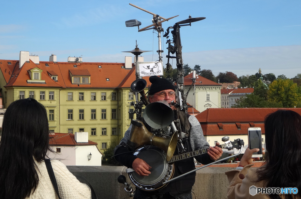 プラハ（１４２）カレル橋の演奏家　