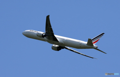 Air France 777-200 F-GZNK  Takeoff