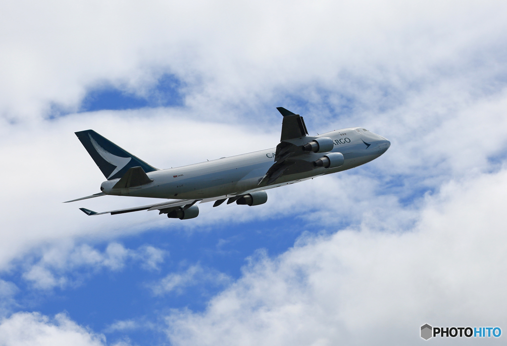 「真青の空」 CATHAY 747-400 B-LIC 出発