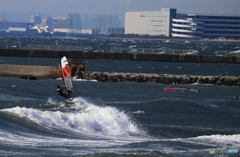 「青色」高波を乗り切る・ウインドサーフィン　フィン　