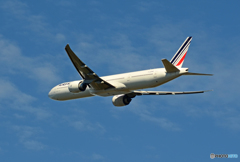 「晴れ」 Air France 777-328 F-GZNS 飛び立ちです 