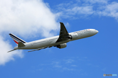 「青が大好き」 Air France 777-200 Takeoff 