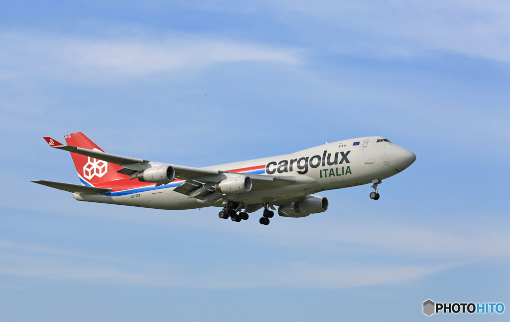 「青空」 Cargolux 747-400 LX-YCV 着陸