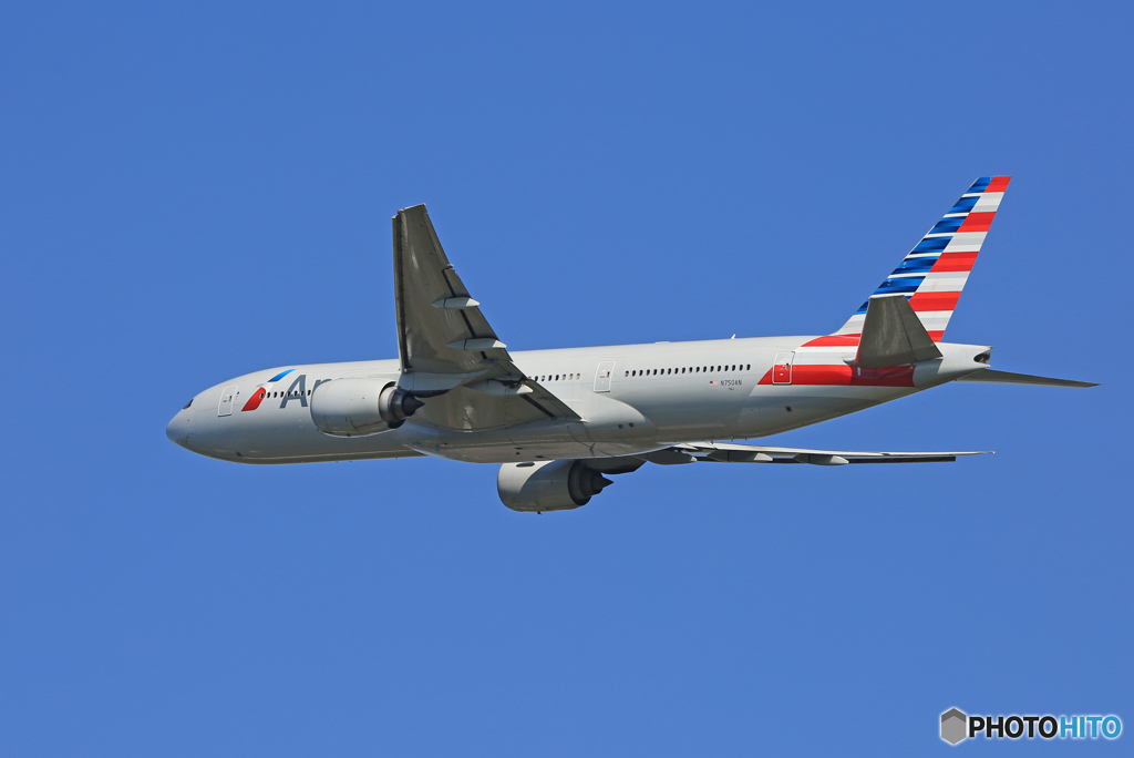 「青空」 American 777-223 N750AN Takeoff