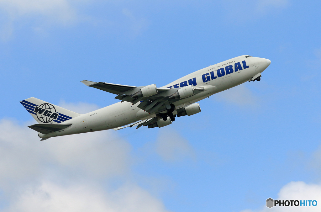 「青い日」 WESTAN GLOBAL 747 N344KD 離陸