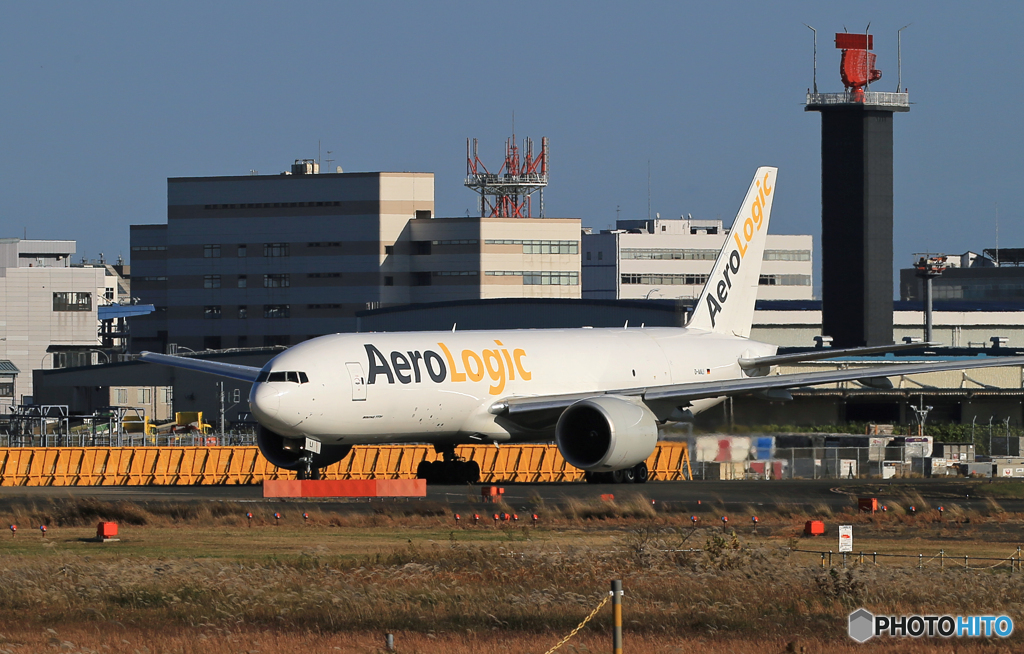 「青が好き」AeroLogic 777-F6N D-AALT  離陸します