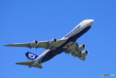  「晴れ」 NCA 747-8KZF JA15KZ 離陸 します