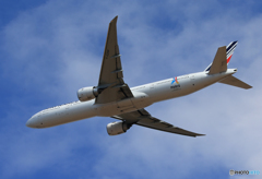 「青が大好き」 Air France 777-200 F-GZNP出発