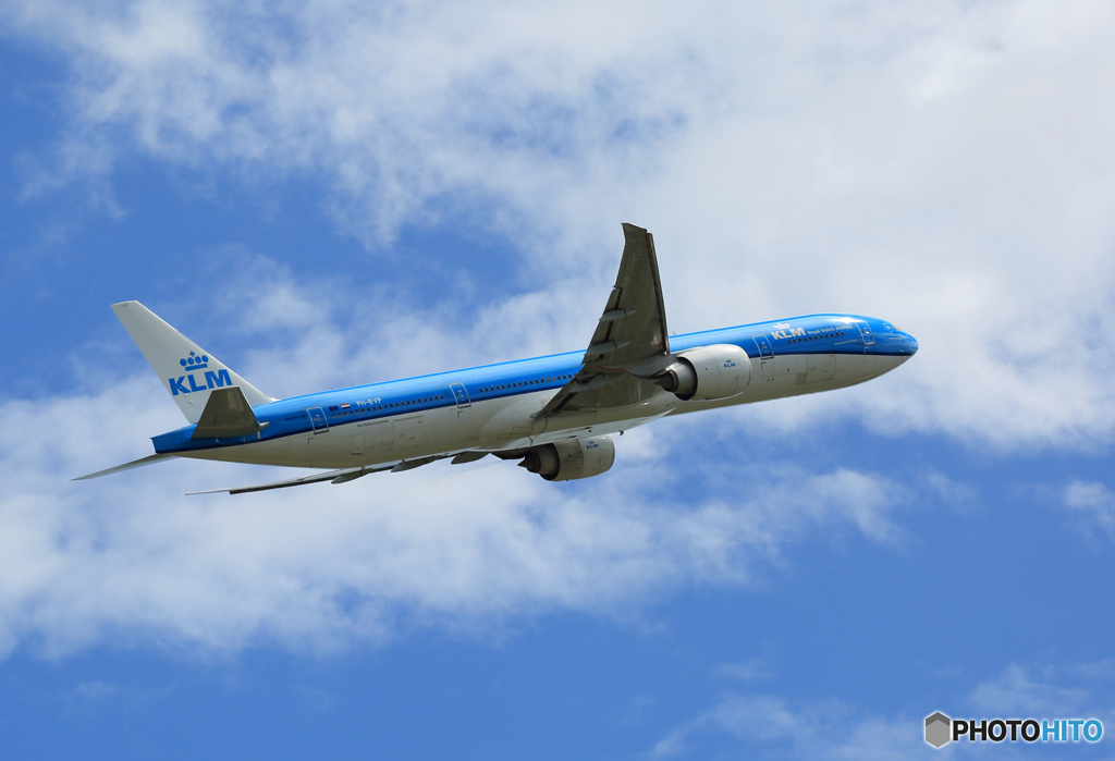 「青空」 KLM 777-200 PH-BVP Takeoff 
