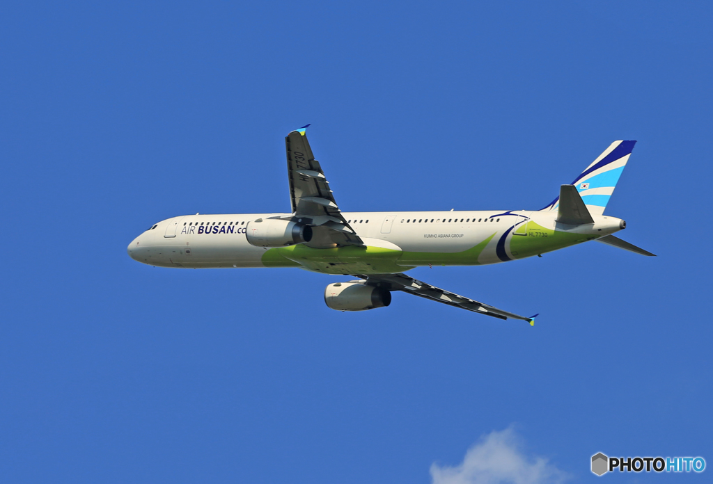 「空色」 Air Busan A321-231 HL7730 出発です