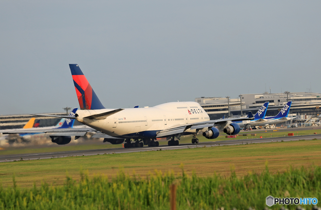 「青が大好き」 DELTA 747-400 N667US Takeoff 