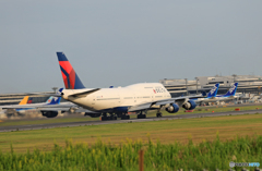 「青が大好き」 DELTA 747-400 N667US Takeoff 