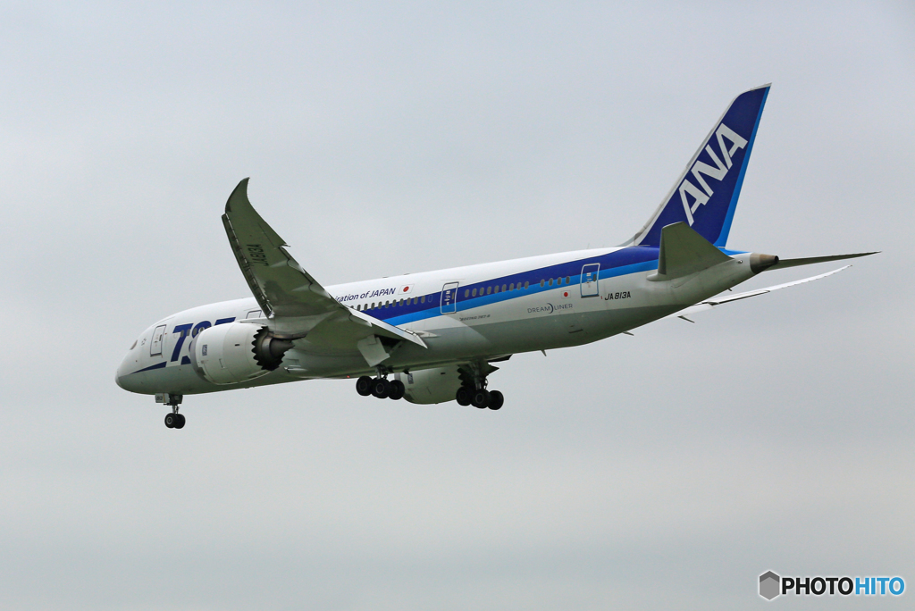 「☁」 ANA 787-8 JA813A 着陸