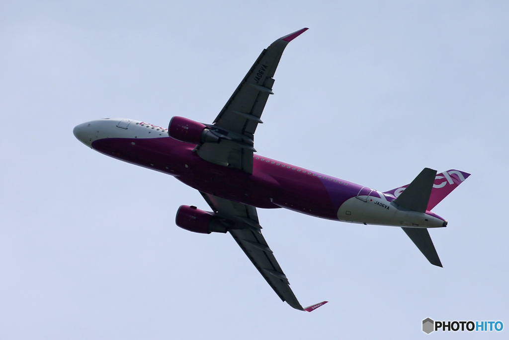 「青色が好き」 Peach A320-214 JA06VA Takeoff  