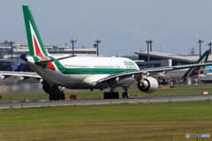 「青色」 Alitalia 777-200 EI-EJO Takeoff