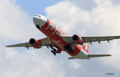 「青が大好き」 AIR ASIA A330-343 PK-XRC飛び立ちです