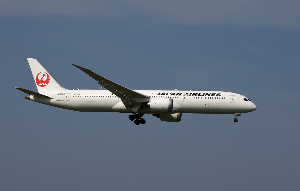 「青」 JAL 787-9 JA862J 着陸