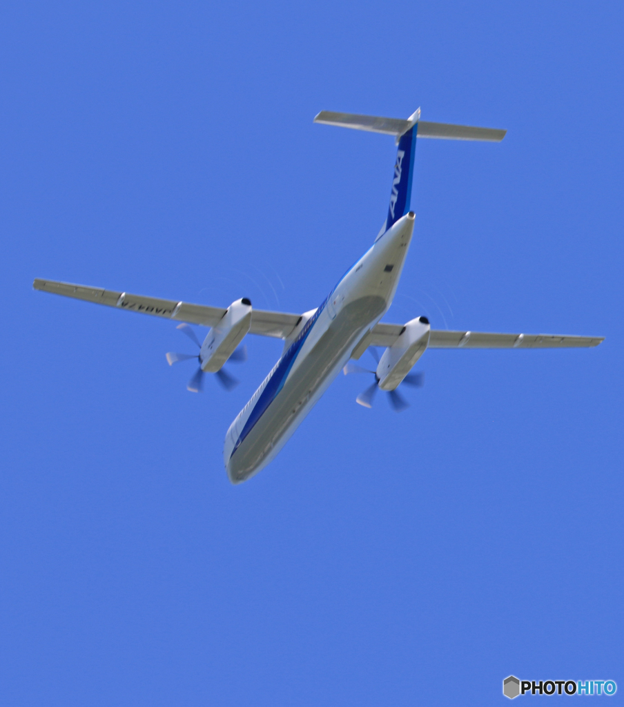「スカイ」 ANA DHC-8-400 JA847A 飛行