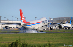 「すかい」Cargolux 747-8  着地スモークだね