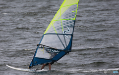 「スカイ」風とともに