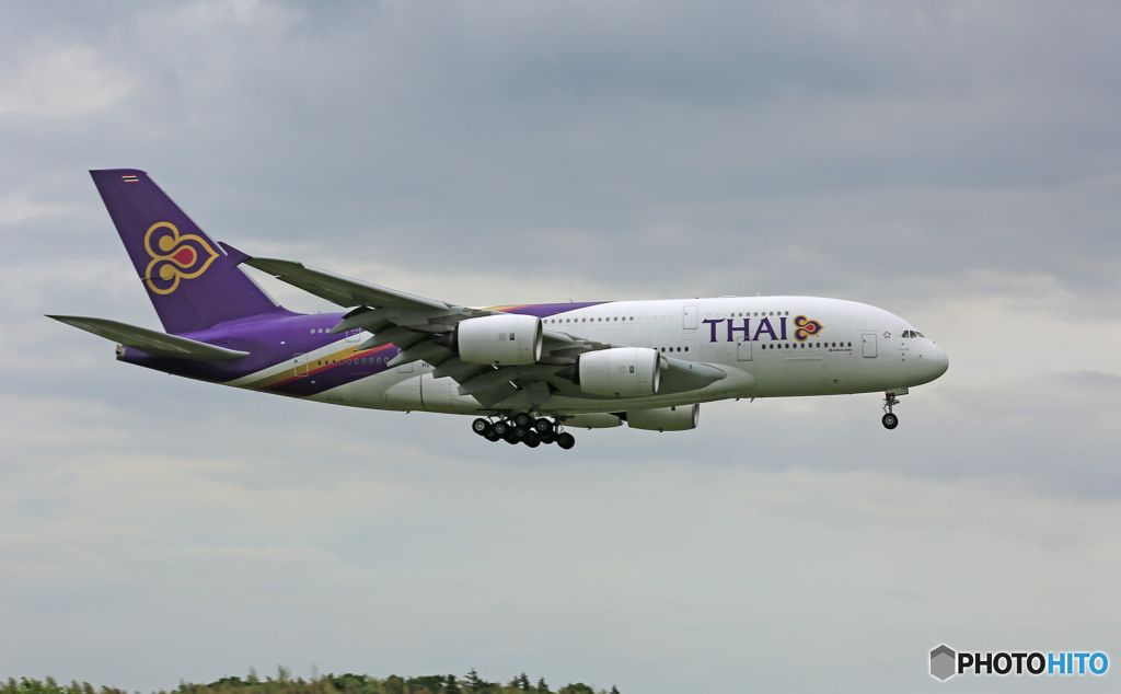 「雲」 Thai A380-841 HS-TUB 着陸