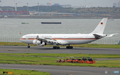 「曇り」 ✈ドイツは ・ ✈空軍機で来た～（２）