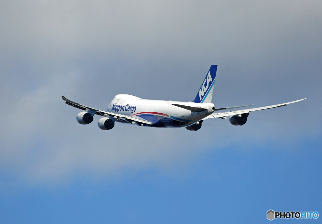 「良い空～」 NCA 747-8KZF JA15KZ離陸 です