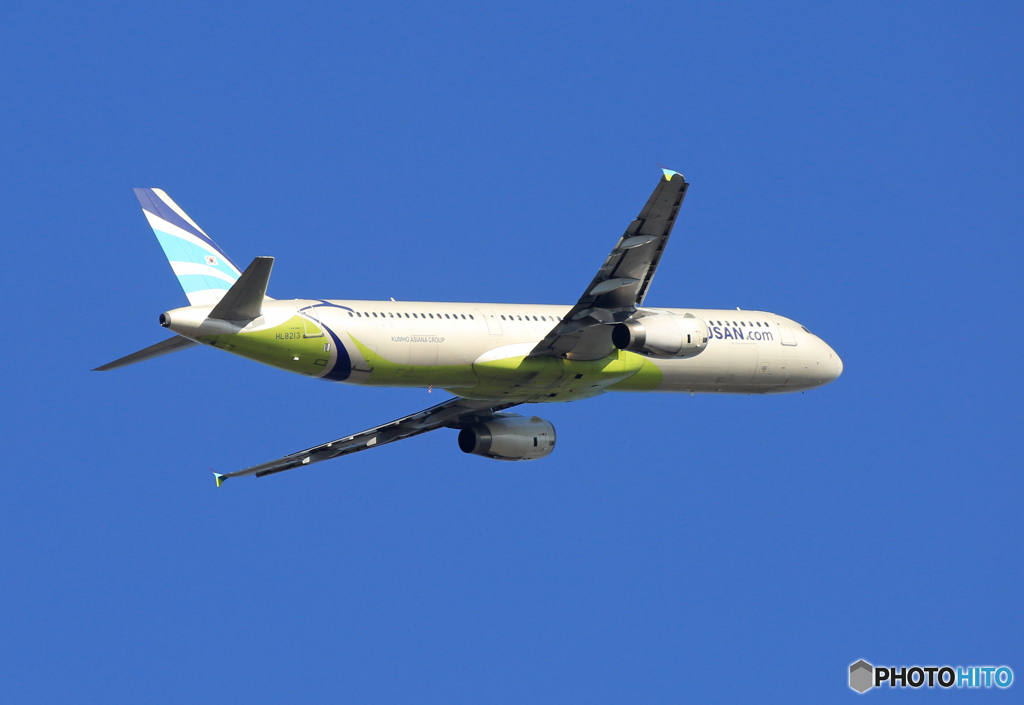 「青色」 AIR BUSAN A321-231 飛び立ちです