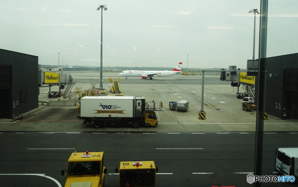 オーストリア  (1212)　✈ウイーン国際空港の働く車✈
