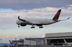 「Blue」DELTA A350-941 N505DN Landing