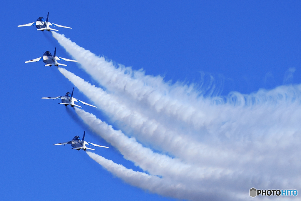 「青が大好き」☮  kawasaki T-4 です ☮