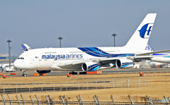 「SKY」 malaysia A380-841 9M-MNB 出発です