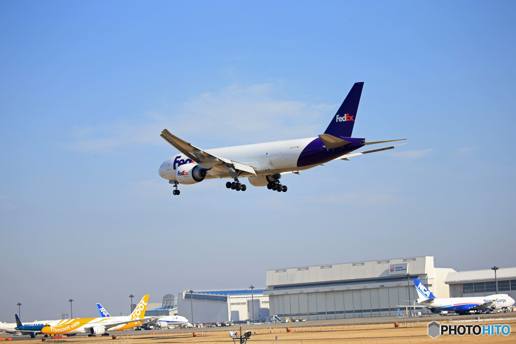「良い天気」 FedEx 777-FS2 N897FD 風景