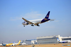 「良い天気」 FedEx 777-FS2 N897FD 風景