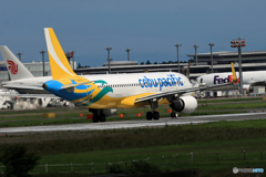 「青い日」CEBU A320-214 RP-C3275 飛び立ちです