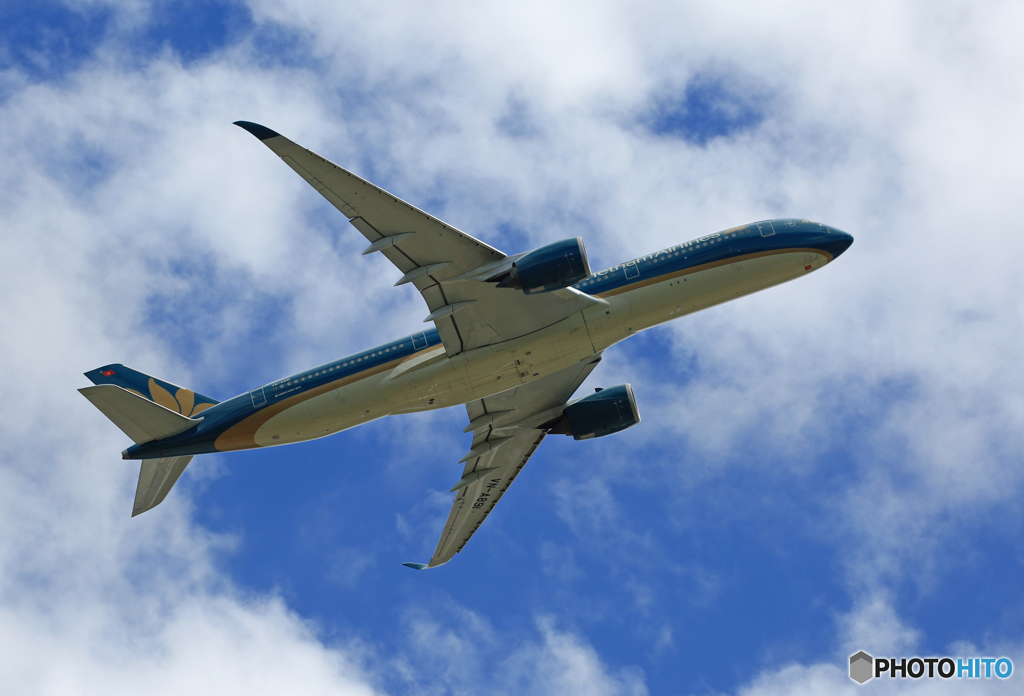 [青い空] Vietnam A350-941 VN-A891Takeoff 