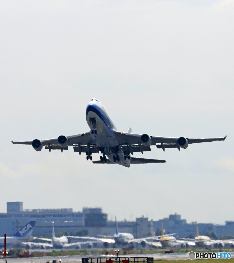 「青空」 China 747-400 B-18721 飛び立ちです