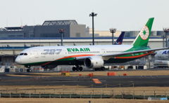 「群青」 EVA 787-9 B-17882 Takeoff 