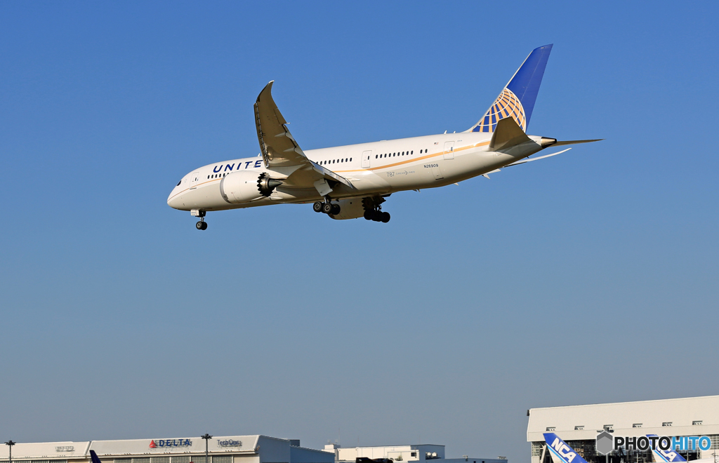 「すかい」 UNITED 787-8 N26909 着陸します