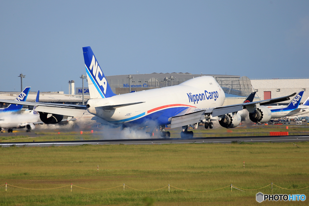 「良い天気」NCA 747-8KZF JA13KZ  着地